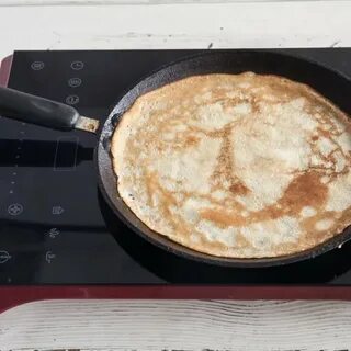 На какой температуре жарить блины