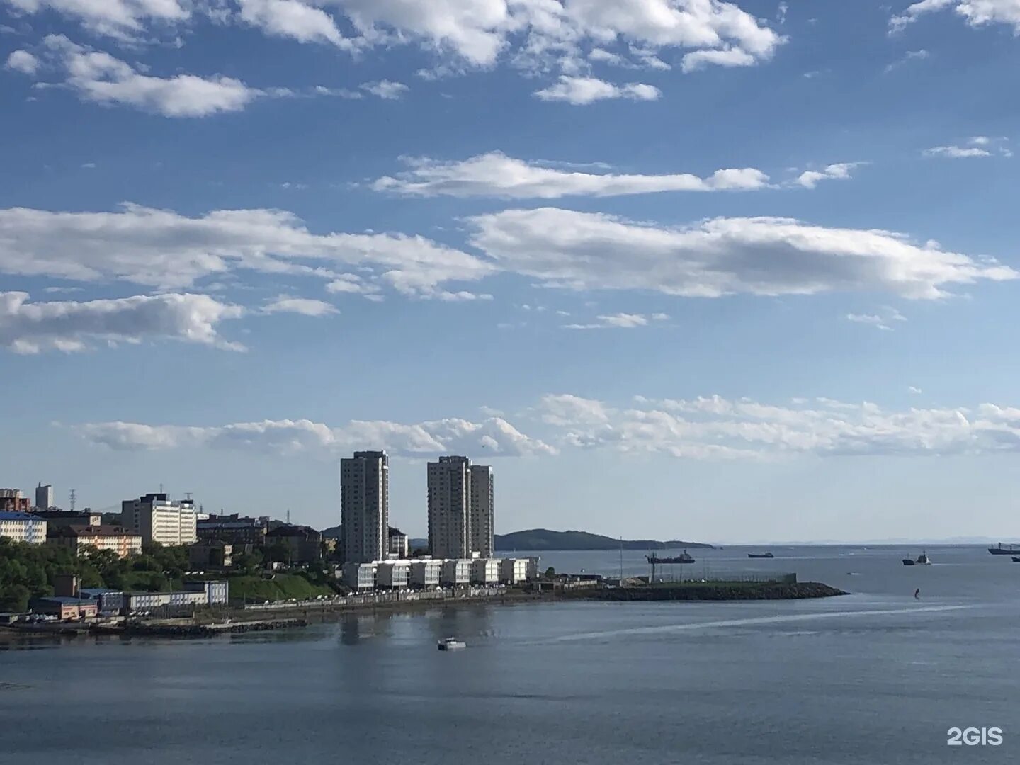 Амурский залив Владивосток. Амурский залив Владивосток фото. Роял парк Владивосток Амурский залив. Владивосток гостиница Амурский залив фото. Амурский залив сайт