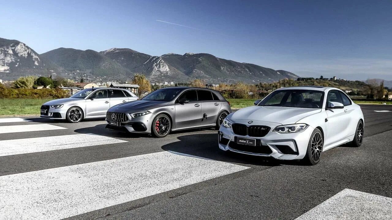 Бмв ауди мерседес модели внедорожников. Мерседес е63 амг. Bmw m5 vs audi. Bmw m5 vs audi. Bmw i mercedes.