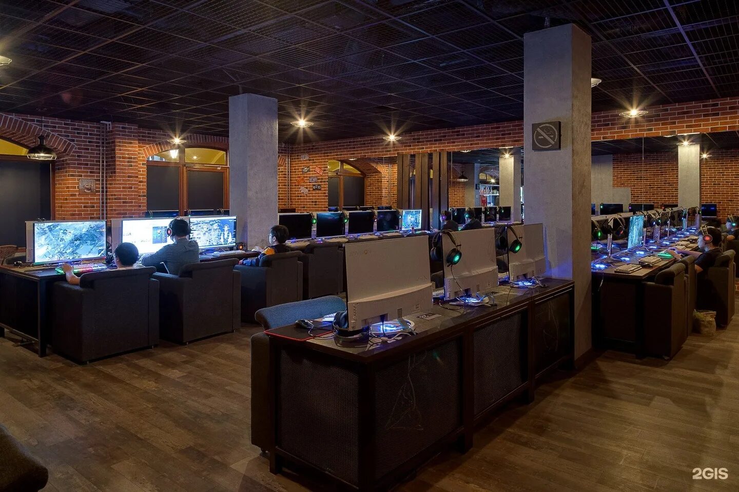 Компьютерное кафе. Современные интернет кафе. Клиенты интернет кафе. Современные интернет кафе. Первые интернет кафе.