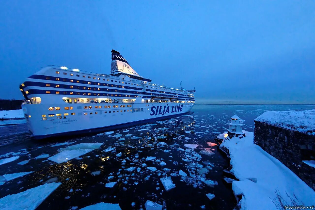 Круиз зимой. Crystal symphony лайнер. Яхта флотилии «рэдиссон ройал». Круизы зимой. Ушуайя антарктида круизы корабль.