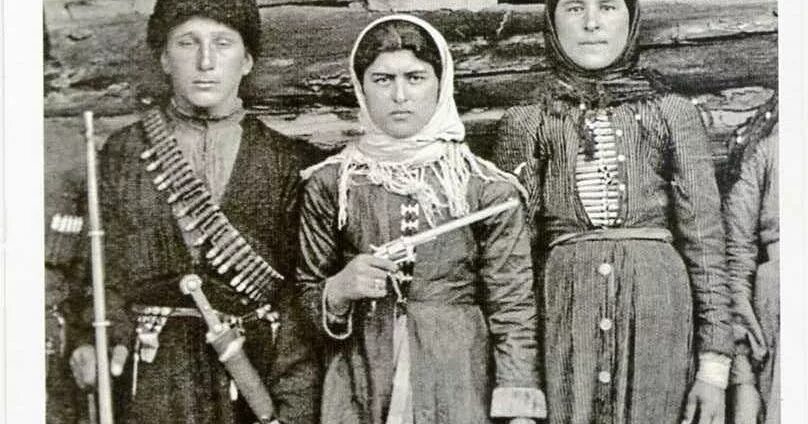 Родовые знаки тамги кабардинцев. Карачаевские княжеские фамилии список. Тамга карачаевских фамилий. Фамилии карачаевцев. Фамилии карачаевцев.