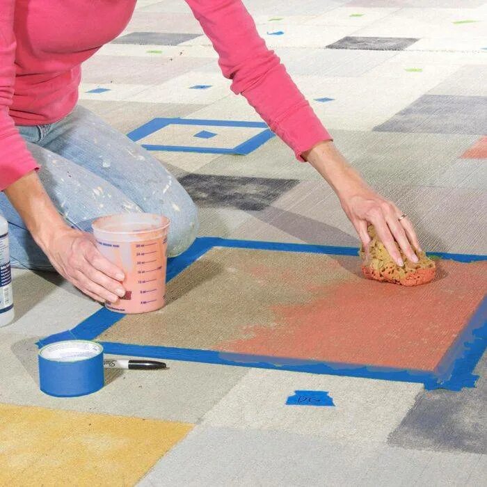 Покрасить бетонный пол. Крашеный бетонный пол. Крашеный бетон. Покраска бетонного пола.
