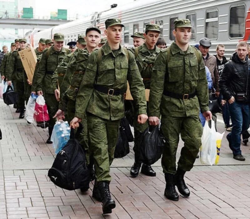 Отправка призывников в армию. Военная форма контрактника. Призыв на срочную военную службу. Армия призывники. Призывник вс РФ.