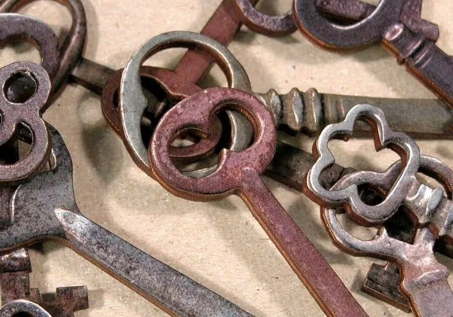 Куплю старые ключи. Старинный ключ. Старинные ключи от замков. Древний ключ. Антикварный ключик.
