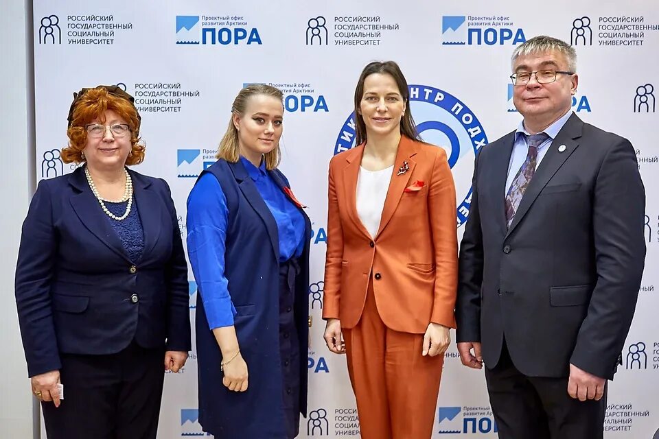 Дизайнер на собеседовании. Собеседование. Офис менеджер. Центр подходящей работы. Центр подходящей работы.