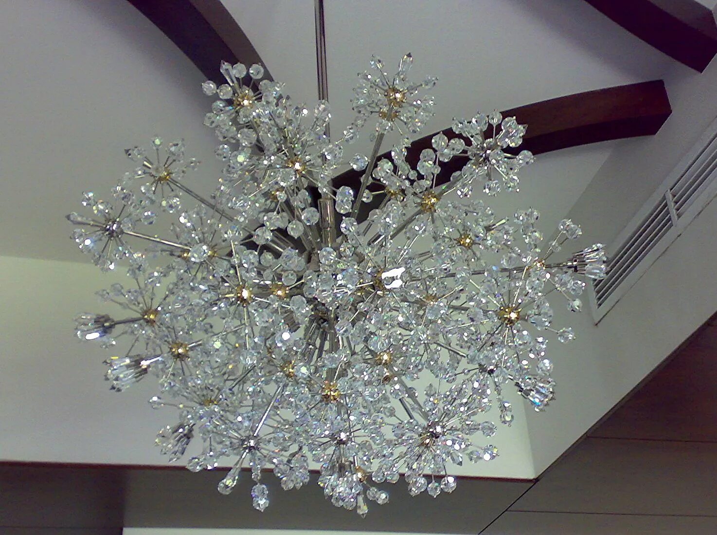 Купить потолочную хрустальную. Люстра Swarovski Crystalline. Chandelier Swarovski Crystals. Люстра Сваровски потолочная хрустальная. Светильники Кристаллы Сваровского.