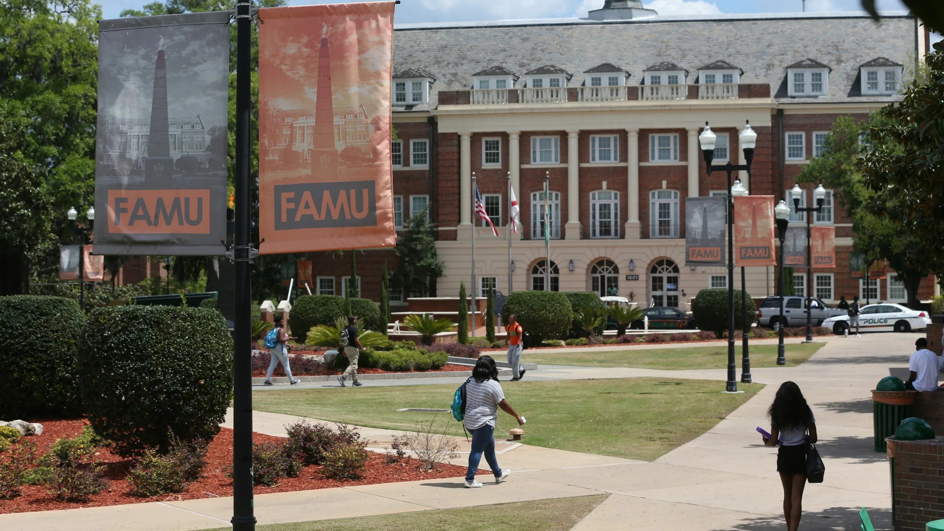 FAMU Прага. Общественный колледж Таллахасси. Кампус University of Florida. Киношкола ФАМУ Чехия. Английский м университет