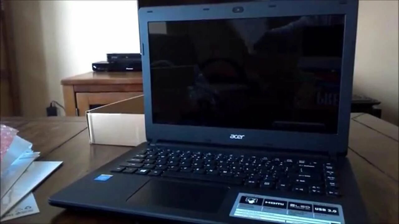 Как открыть acer aspire. Ноутбук acer aspire es1-411-c15l. acer aspire e15 дисковод. acer aspire es1-520 дисковод. acer aspire e1-522 характеристики.