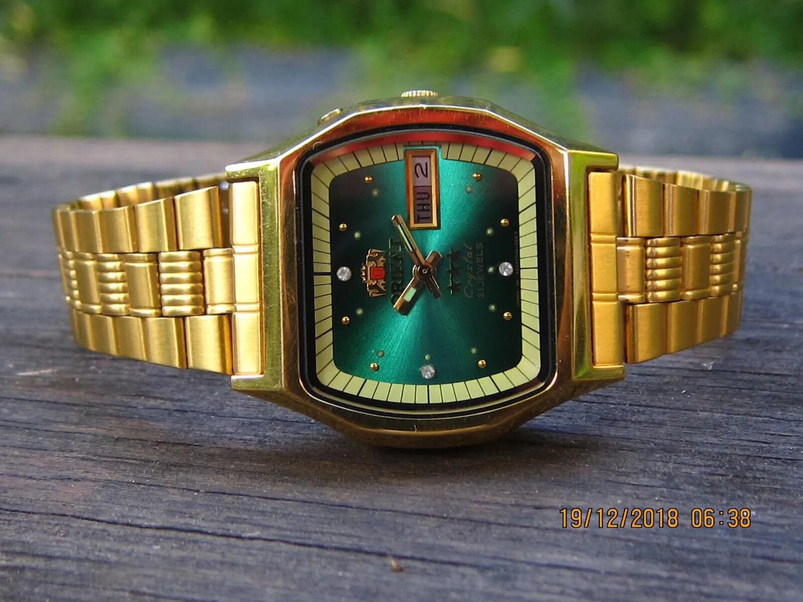 Часы orient crystal. Orient Crystal 21 Jewels зеленый циферблат. Orient 3 Stars Green Dial. Orient Crystal 21 Jewels 3 звезды квадратные. Часы Orient Crystal 21 Jewels женские.