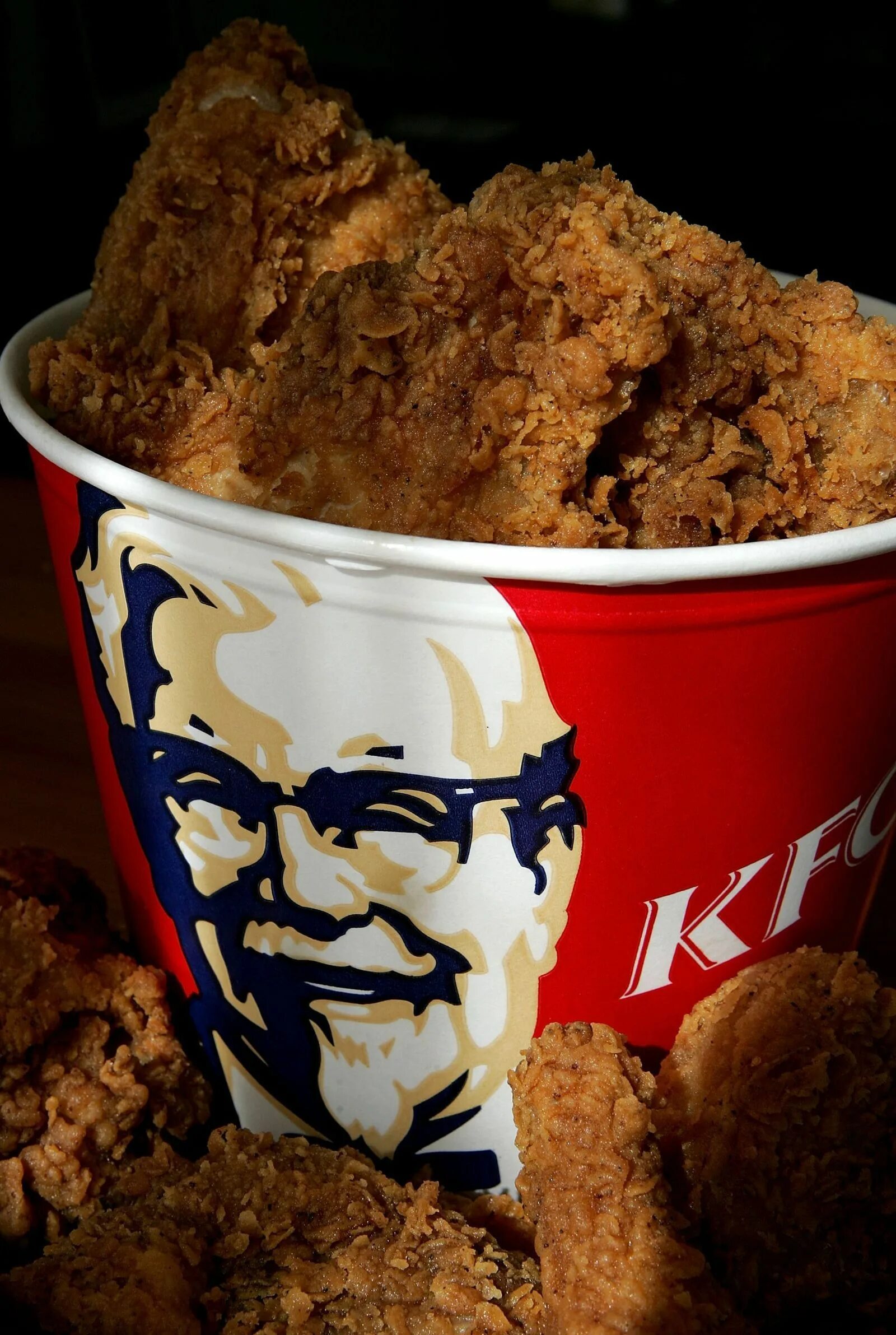 Kfc me. Чикин кфс. кентукки фрайд чикен. kfc кентукки фрайд чикен. kfc сандерс 2010.