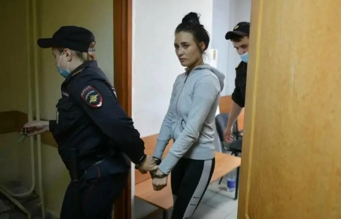 Как обращались к девушке 19 в