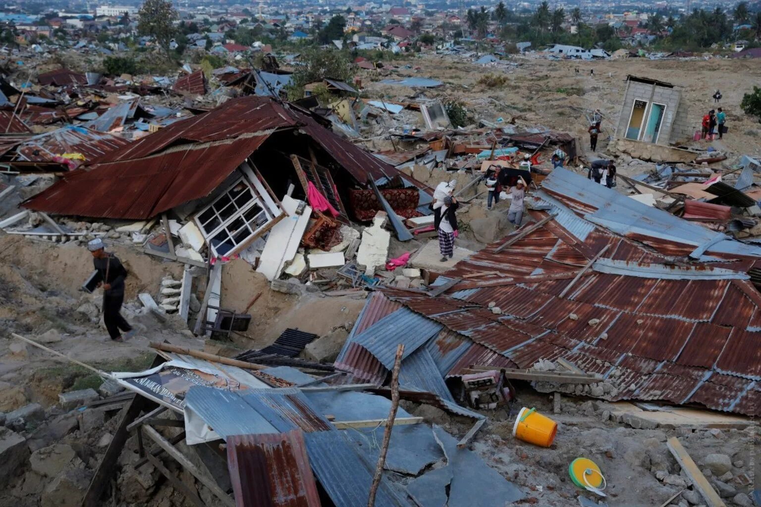 Большие землетрясения. ЦУНАМИ Сулавеси Индонезия 2018. Сулавеси землетрясение 2021. ЦУНАМИ на острове Сулавеси Индонезия 2018.