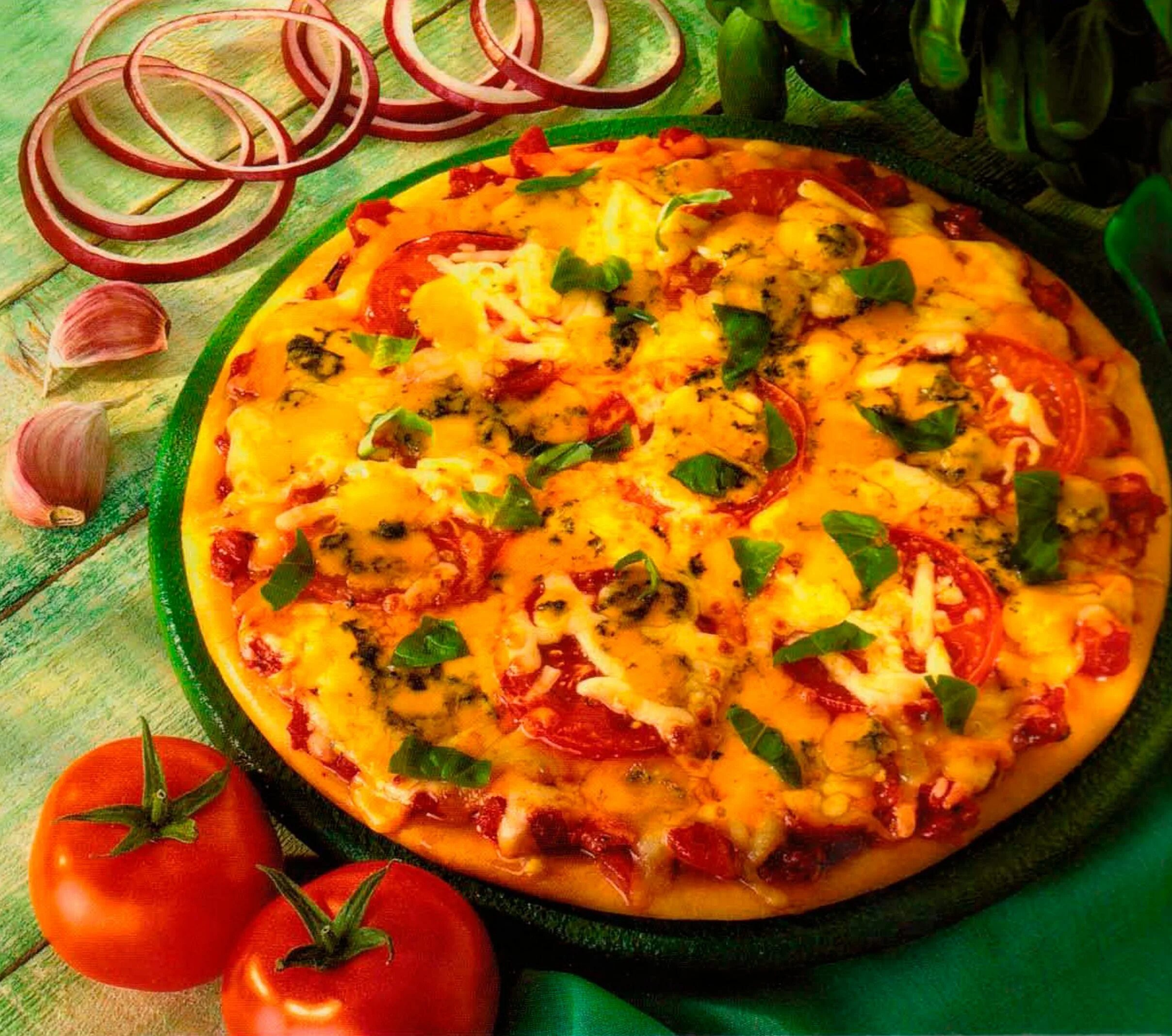 Пицца с овощами. Итальянская пицца. пицца овощная. итальянская кухня пицца.