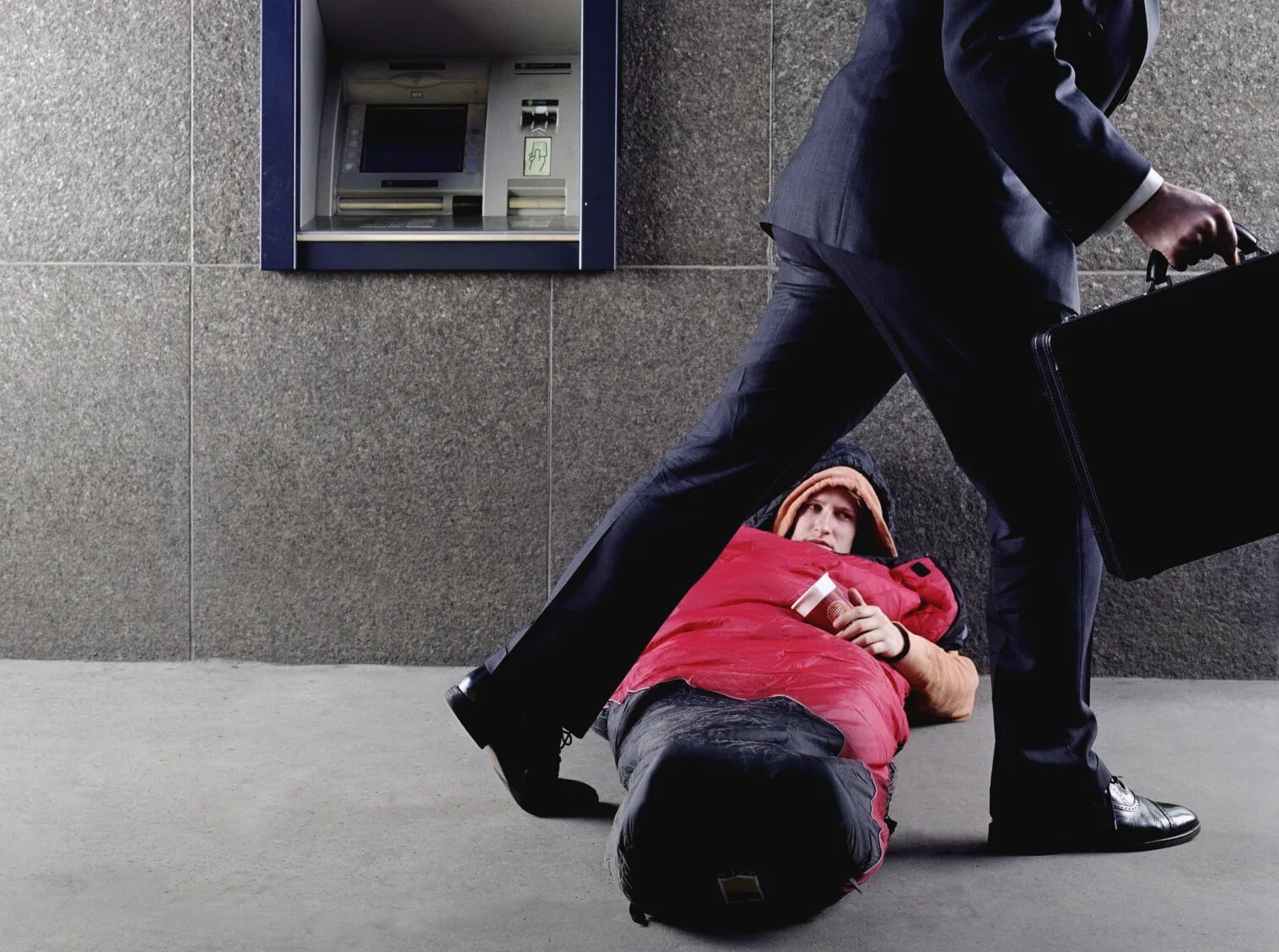 Роскошь утешает одну бедность. Богач, бедняк. Нищий и богатый. Богатый и бедный. Нищие влюбленные.