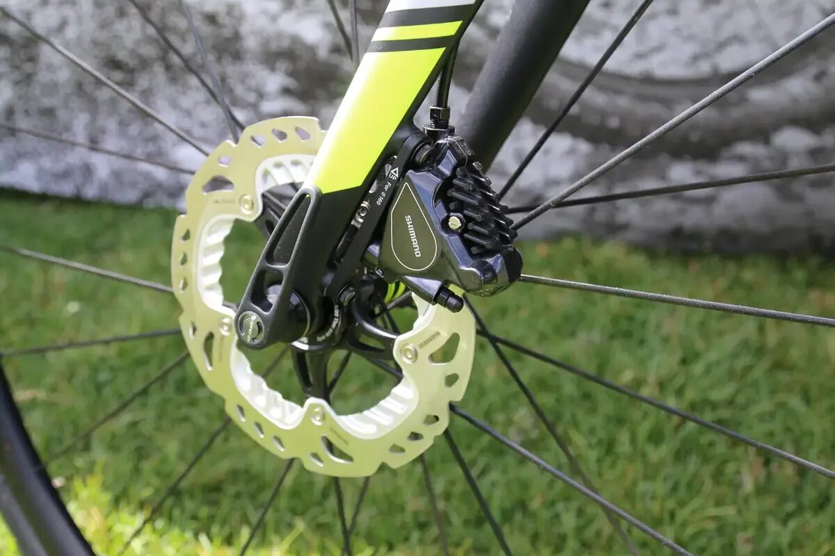 Flat Mount стандарт. Новый стандарт Flat Mount. Axle Double Disc Bike. Thru Axle.