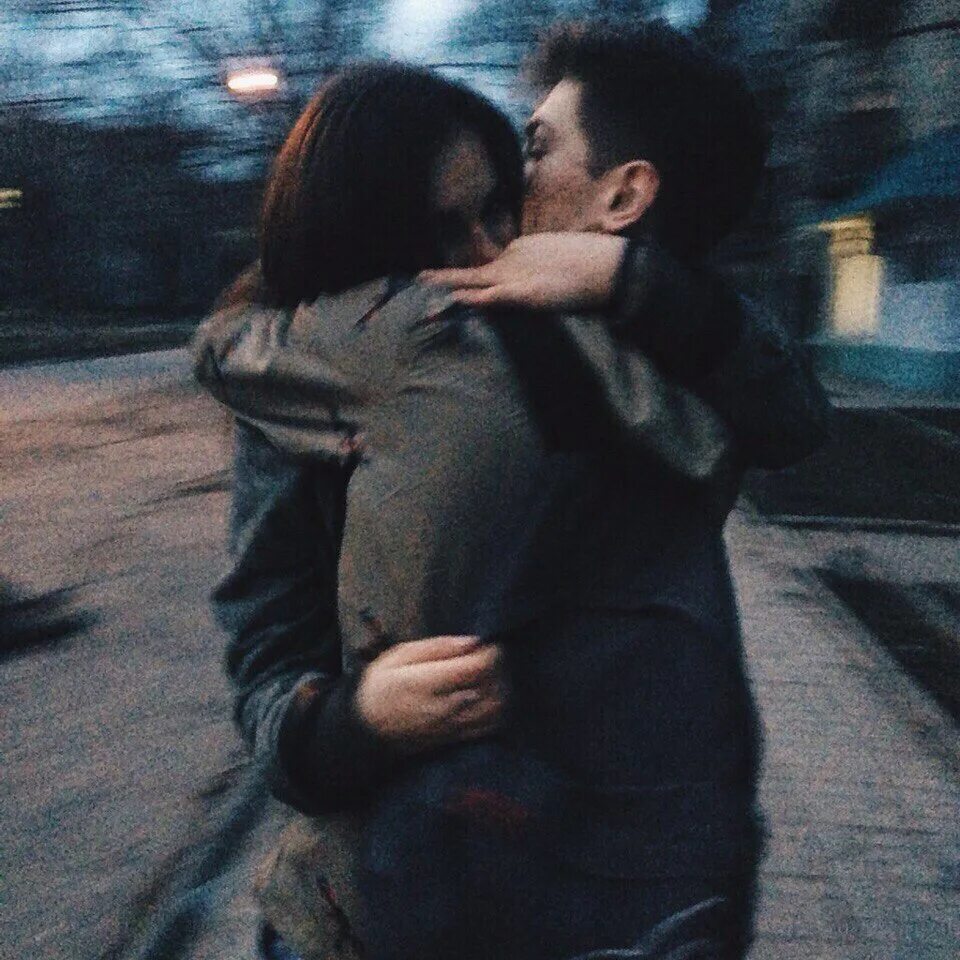 Мысленные объятия. Приезжай будем долго обниматься. Уткнуться. Объятия поднимают настроение. Объятия это цитаты.