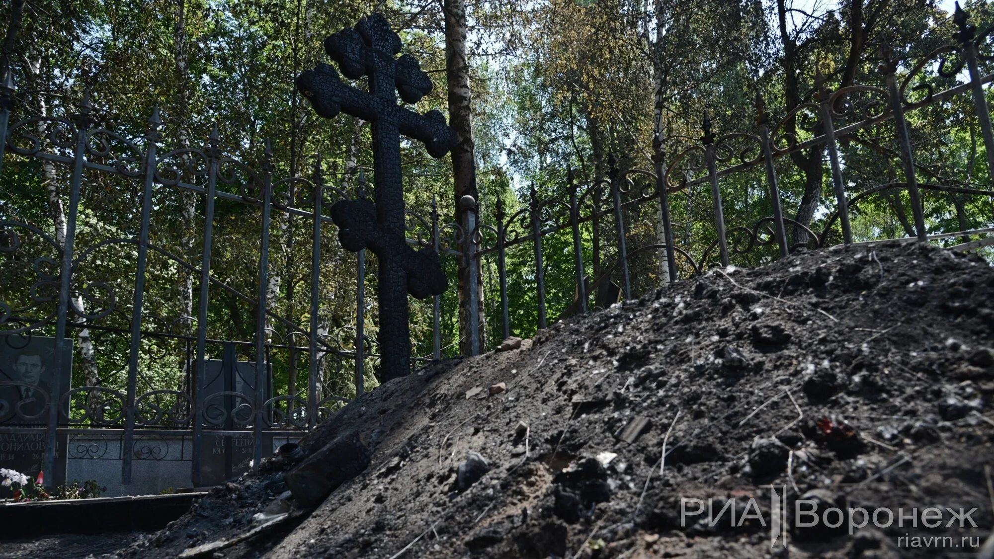 Воронежское кладбище Коминтерновское. Никольское кладбище Воронеж. Кладбище Воронеж Масловка. Кладбище Подгорное Воронеж. Кладбища воронежа памятники