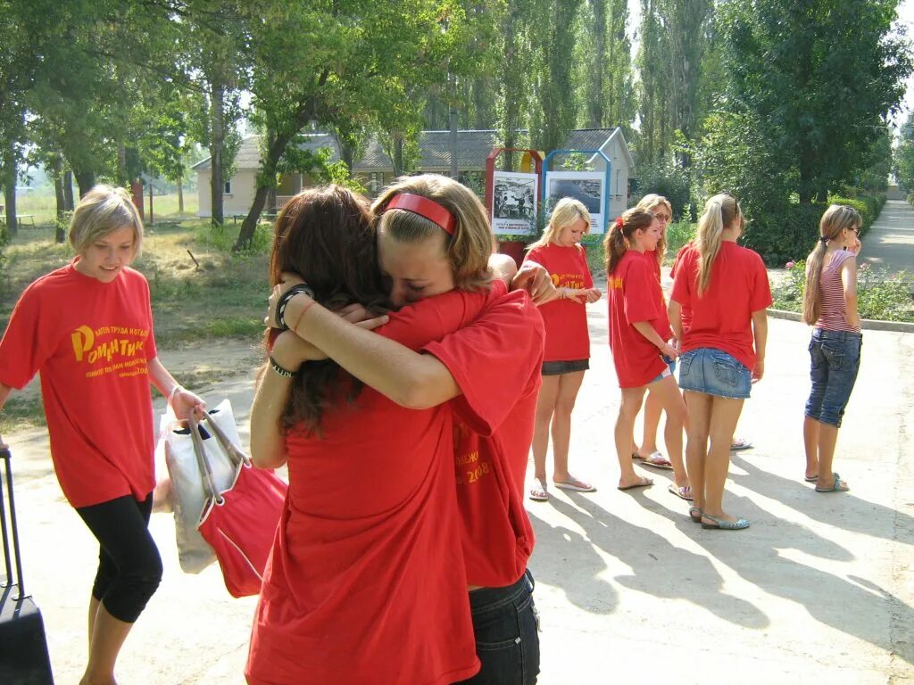 Вожатые лагеря солнечный. 1 отряд лагерь. Лесной лагерь. Лагерь солнечный набережные челны. Лагерь солнечный вятскополянский район.