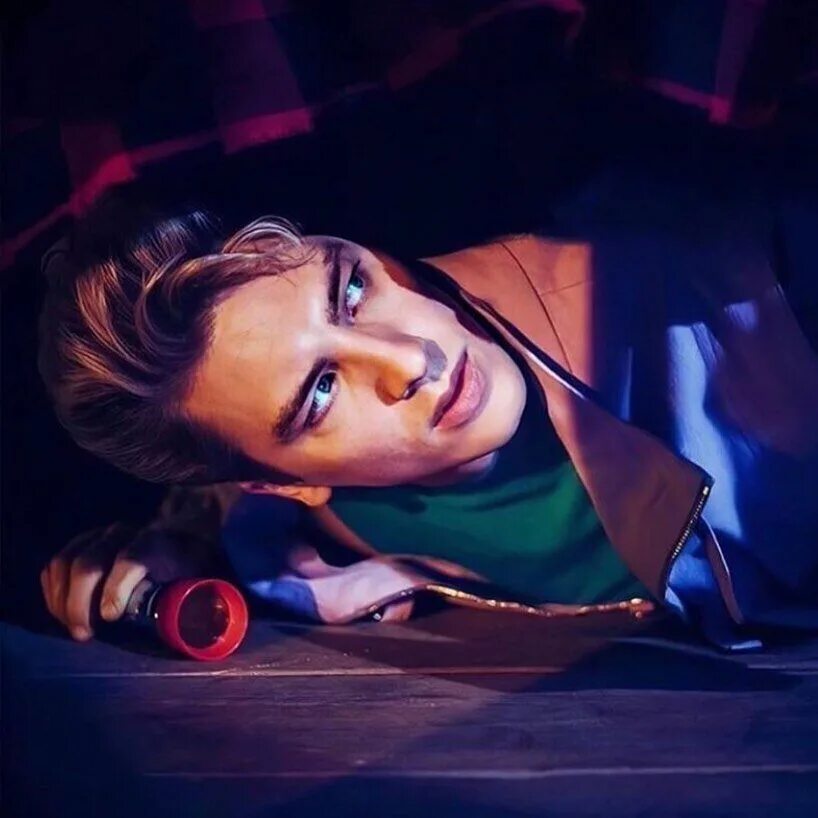 Майкл лэнгдон. Майкл лэнгдон аиу. Американская история ужасов 1 сезон. Эван питерс аиу 10. Ahs actors.