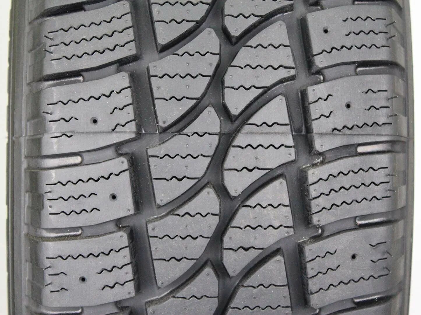 Шины зимние 215 70 r15c
