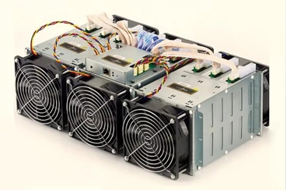 Асики для майнинга купить 2024. Антмайнер s5. Асик майнер с9. Antminer s7-Ln. Асик майнеры Bitmain.