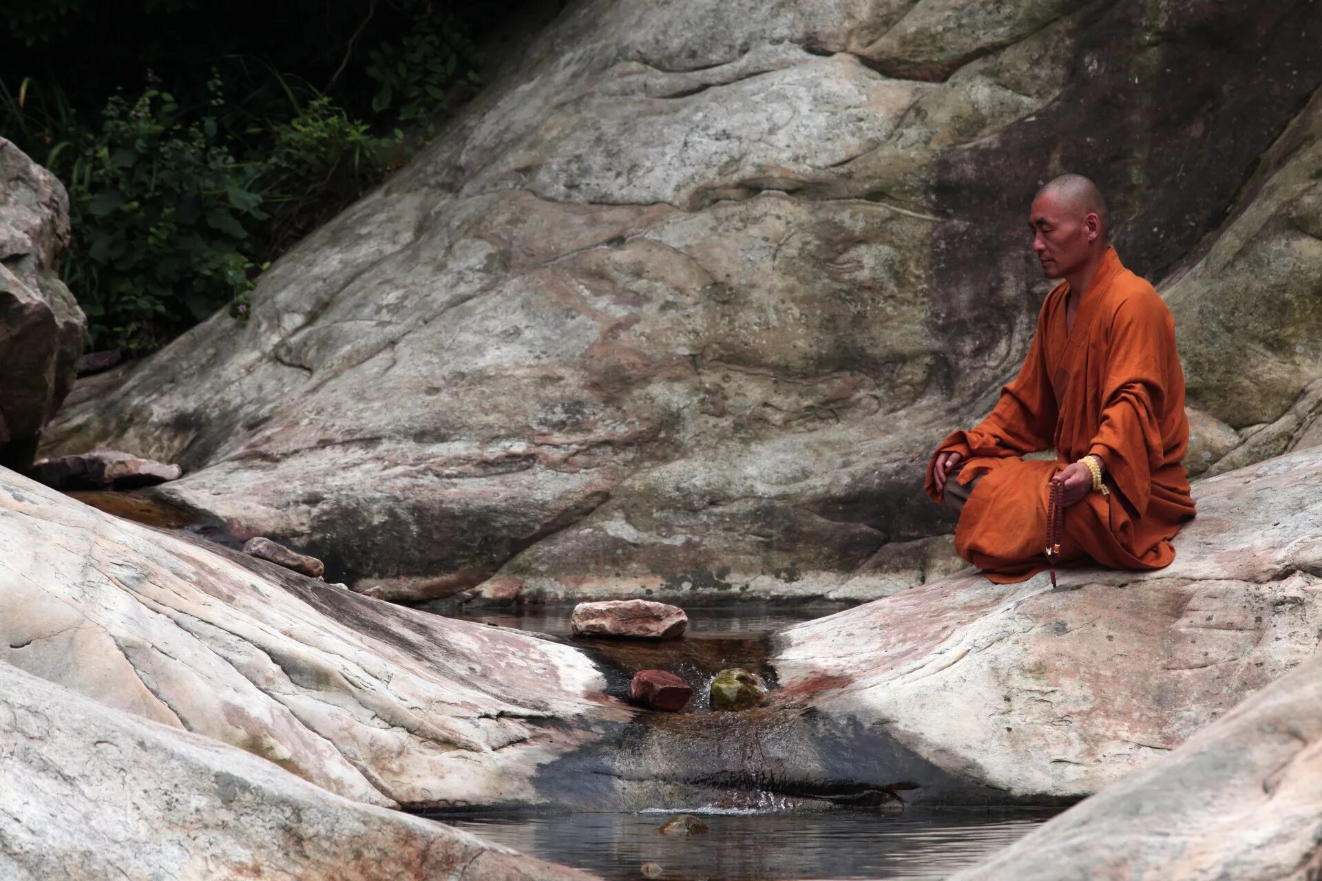 Будда Шаолинь. Буддизм Шаолинь. Буддистский монах Тибет. Буддистский монах отшельник. Все в кучу новое видео дзен