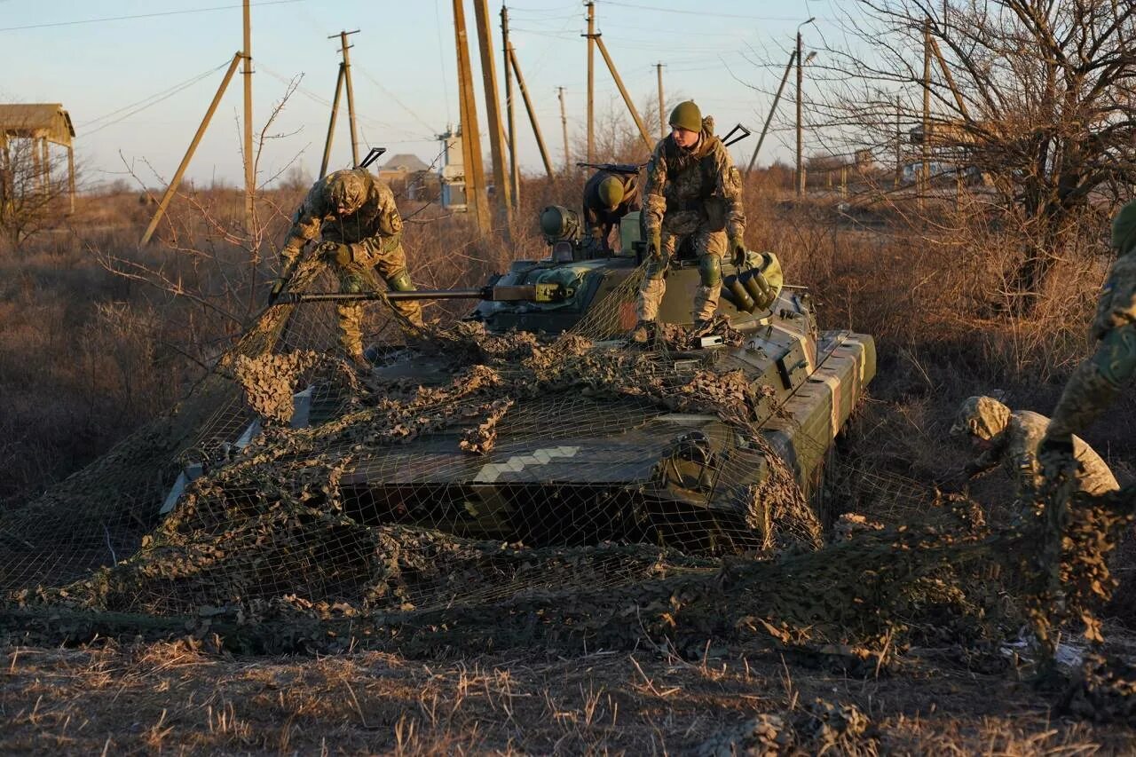 Украинские военные. Военные на Донбассе. Украинские войска. Войска России на Донбассе. Прогнозы по войне с украиной на сегодня