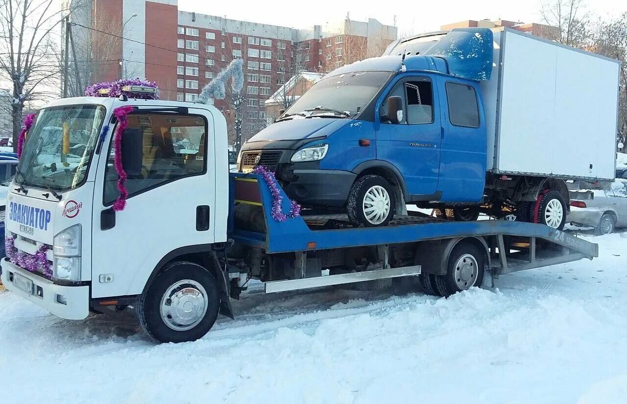 Эвакуатор москва. Расценки эвакуатора. Фото минивэна на эвакуаторе после небольшого дтп. Ближайший эвакуатор. Ювао эвакуаторы.