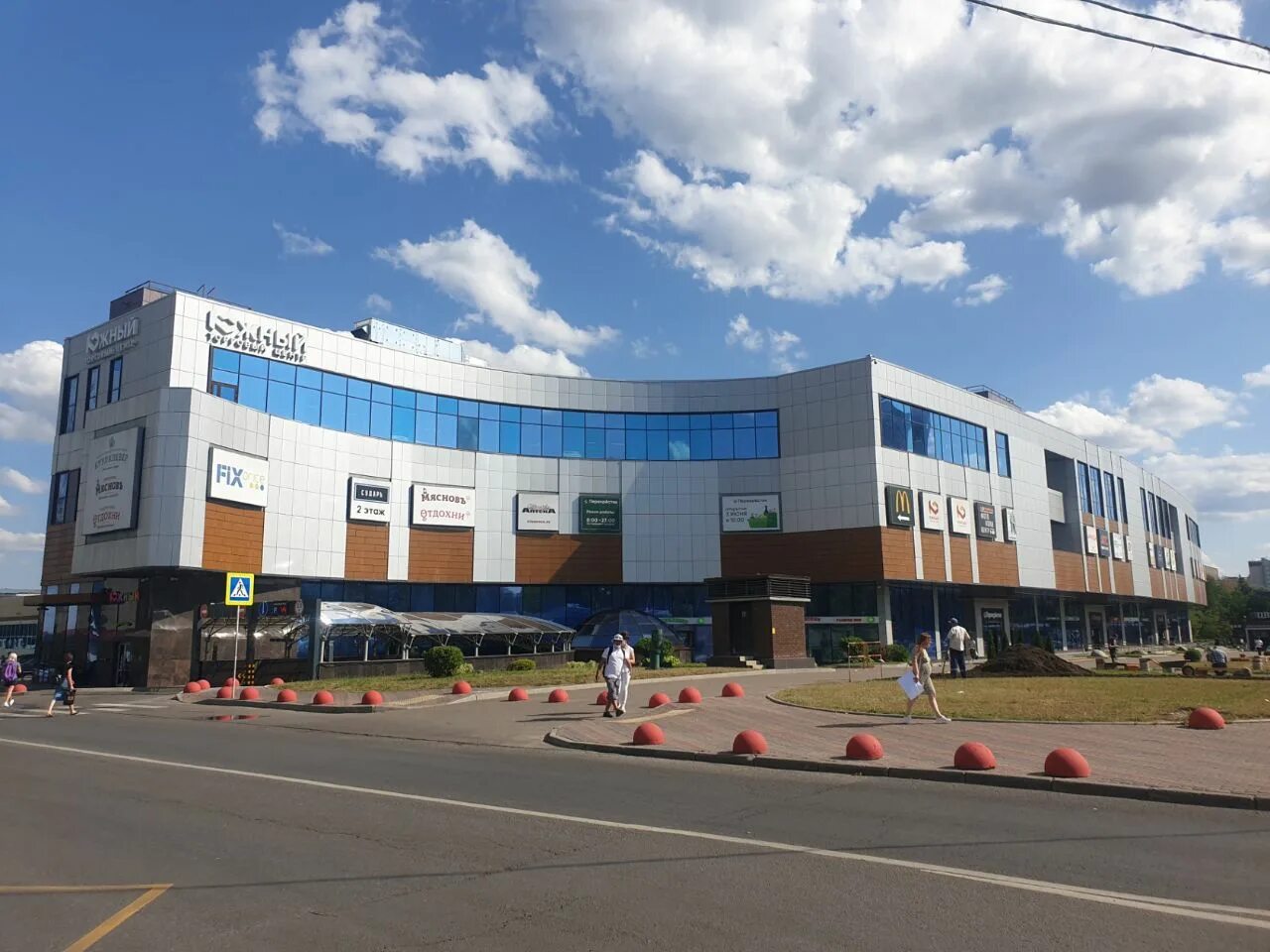 москва метро южное магазины. торговый центр южный метро южная. метро южная автобусы. тц южный москва. рынок метро южная москва.