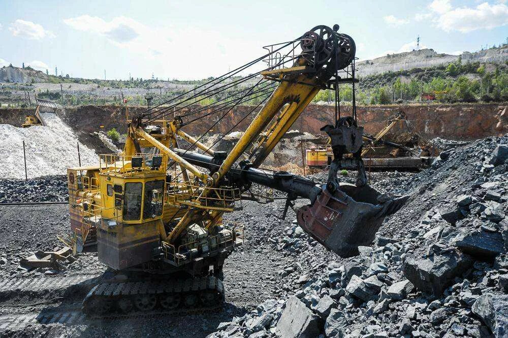 Минеральные ресурсы Краснодарского края. Добыча железной руды. Железная руда добыча. Добыча полезных ископаемых в Краснодарском крае. Горнорудная промышленность урала обеспечивает железными рудами