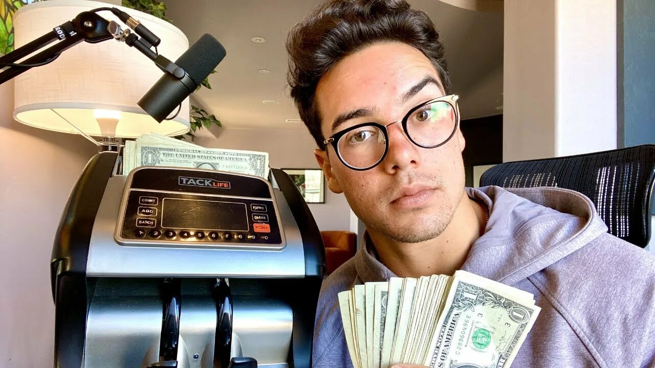 Молодой кинопродакшн. Шарнирная кукла из полимерной глины. I make my bed. Ребенок заправляет кровать. Making and meets фильм.