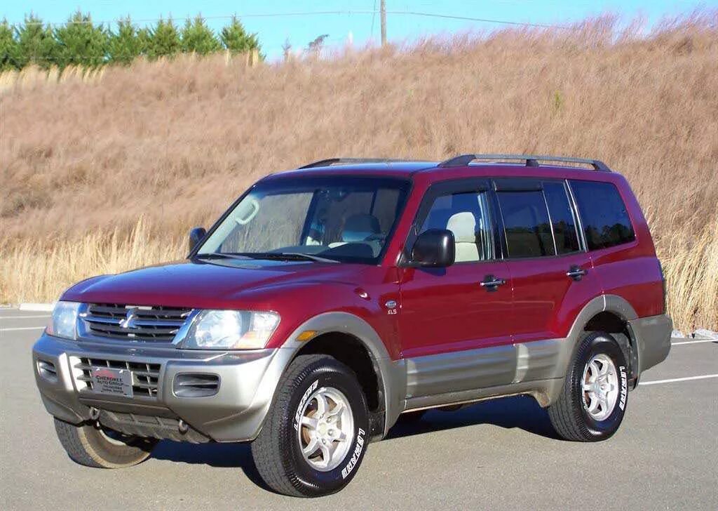 Купить митсубиси 2002. Митсубиси Монтеро 2002. Митсубиси Монтеро 1. Mitsubishi Montero xls. Митсубиси Монтеро 2002г.