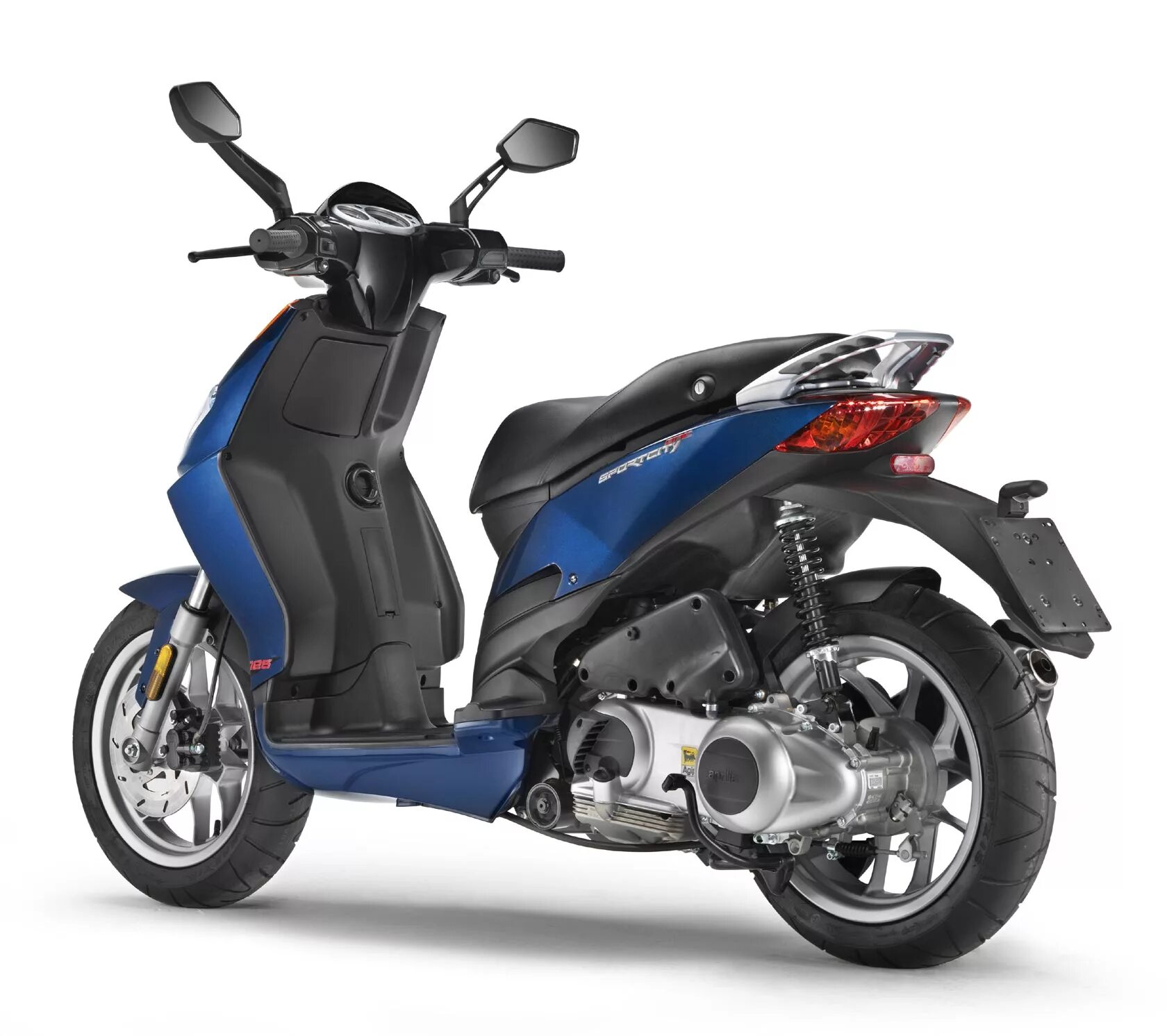 Какой мопед взять. Aprilia Sportcity 125. Априлия СПОРТСИТИ 200. Скутер Априлия 125. Априлия спорт Сити 250.