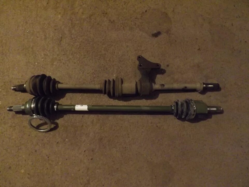 Kia spectra привод правый акпп. Замена правого привода в сборе honda accord 7. Подвесной подшипник разбил шрус. 9 тди. Привод лада гранта.