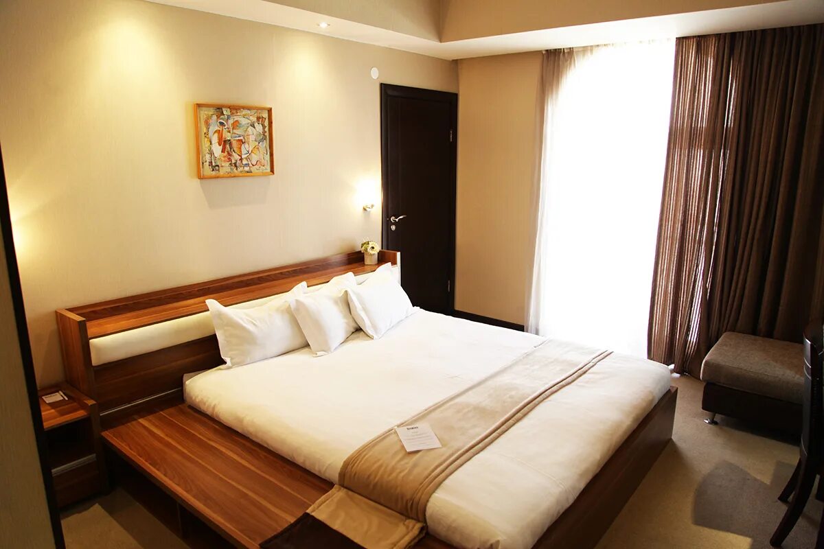 Отель 4 ереван. Bass Boutique Hotel Ереван. Bass Boutique Hotel 4*. Бутик отель 3 Ереван.