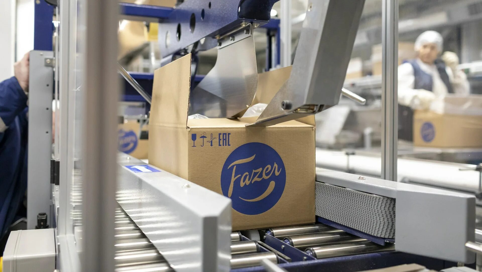 Завод хлебный дом. Продукция производящаяся в санкт петербурге. Невская косметика завод ангарск. Электронная промышленность. Промышленность спб.