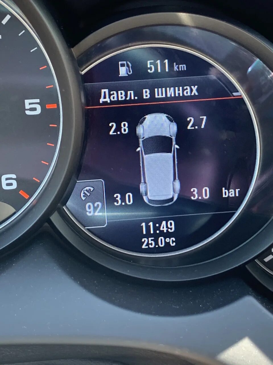 Давление в шинах порше. Давление в шинах porsche. Давление в шинах порше кайен r22. Давление в шинах порше кайен r20. Давление в колесах порше кайен r21.