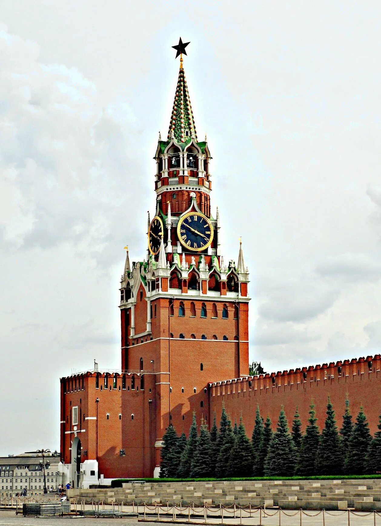 Спасская башня Кремля. Спасская башня башни Московского Кремля. Кремлевская спаская башня. Спасская башня в Москве 1491. Башня кремля на которой были установлены часы