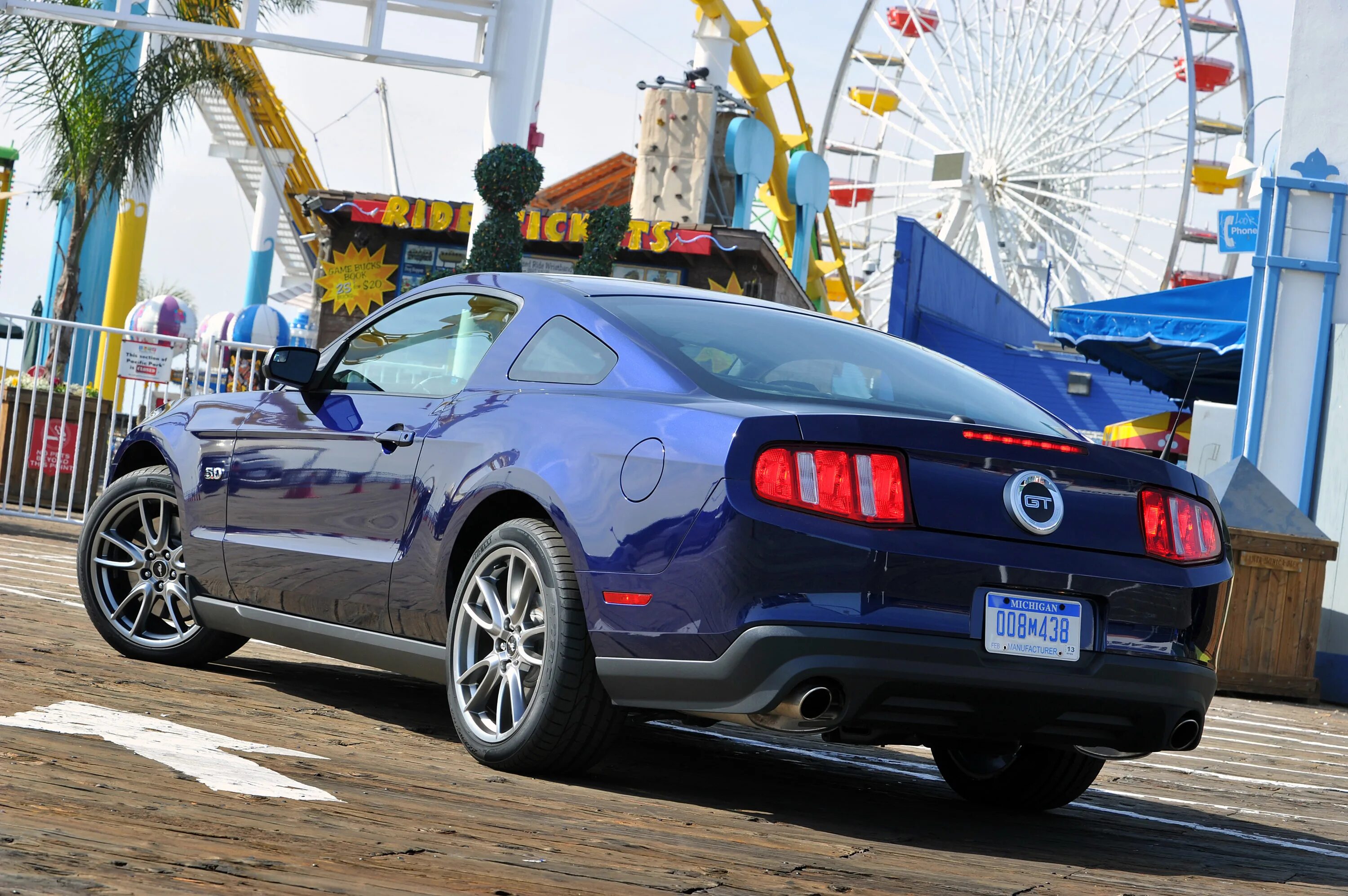 Форд мустанг 5.0. Форд Мустанг gt 2010. Ford Mustang gt 2010. 2010 Ford Mustang 5.0 gt.