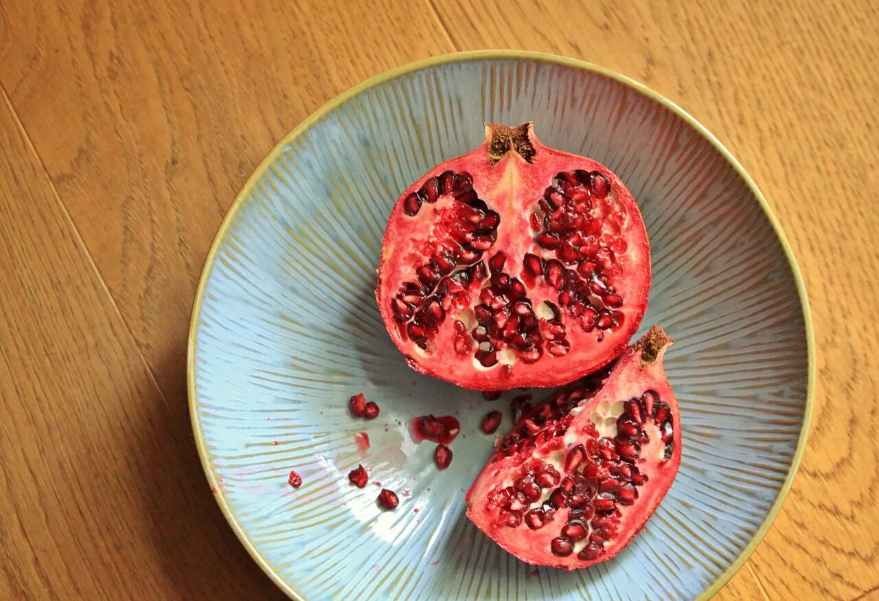 Фрукты и овощи в разрезе. Гранат ахмар. Гранат pomegranate. Фрукты в разрезе. Круглые фрукты.