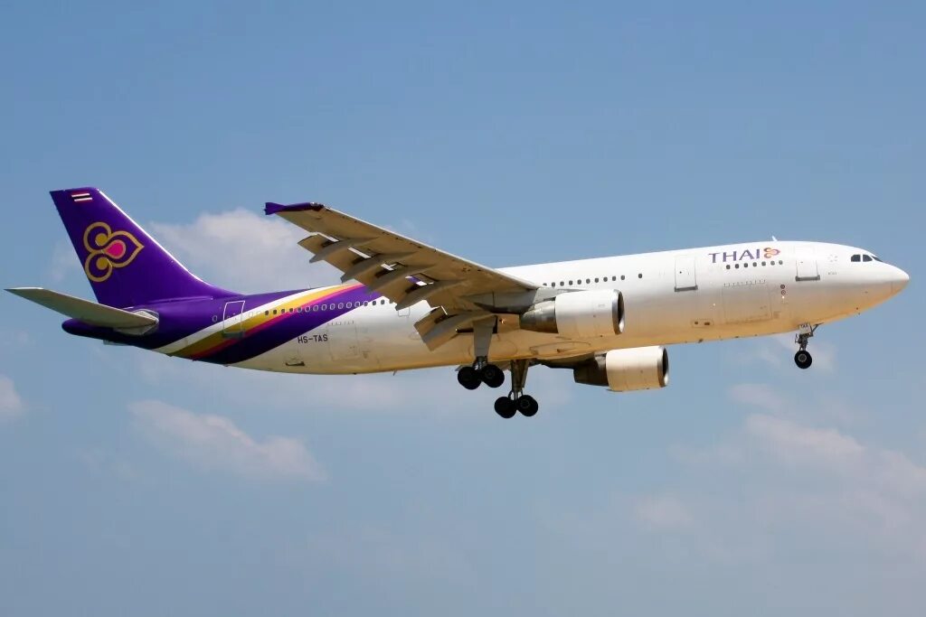 Тай Эйрвейз. Авиакомпания Thai. Самолет тайские авиалинии. Авиапарк Thai Airlines.