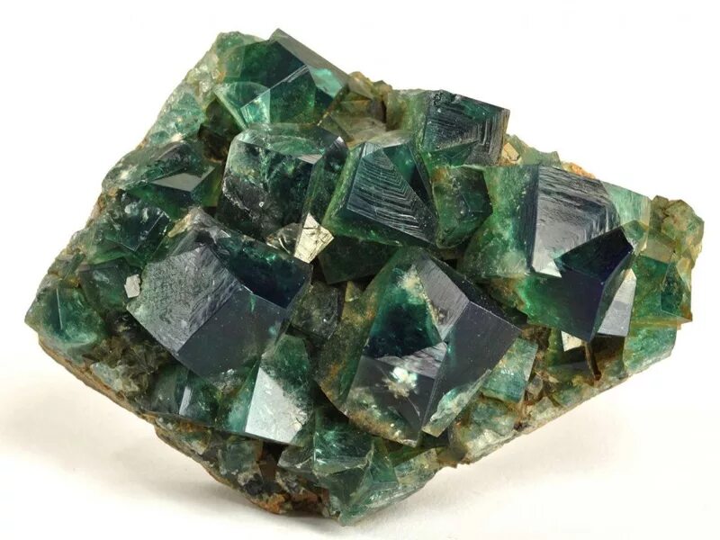 Какой металл зеленый. Медный Колчедан минерал. Неограненные драгоценные камни изумруд. Мусгравит. Грандидьерит - редкий минерал.