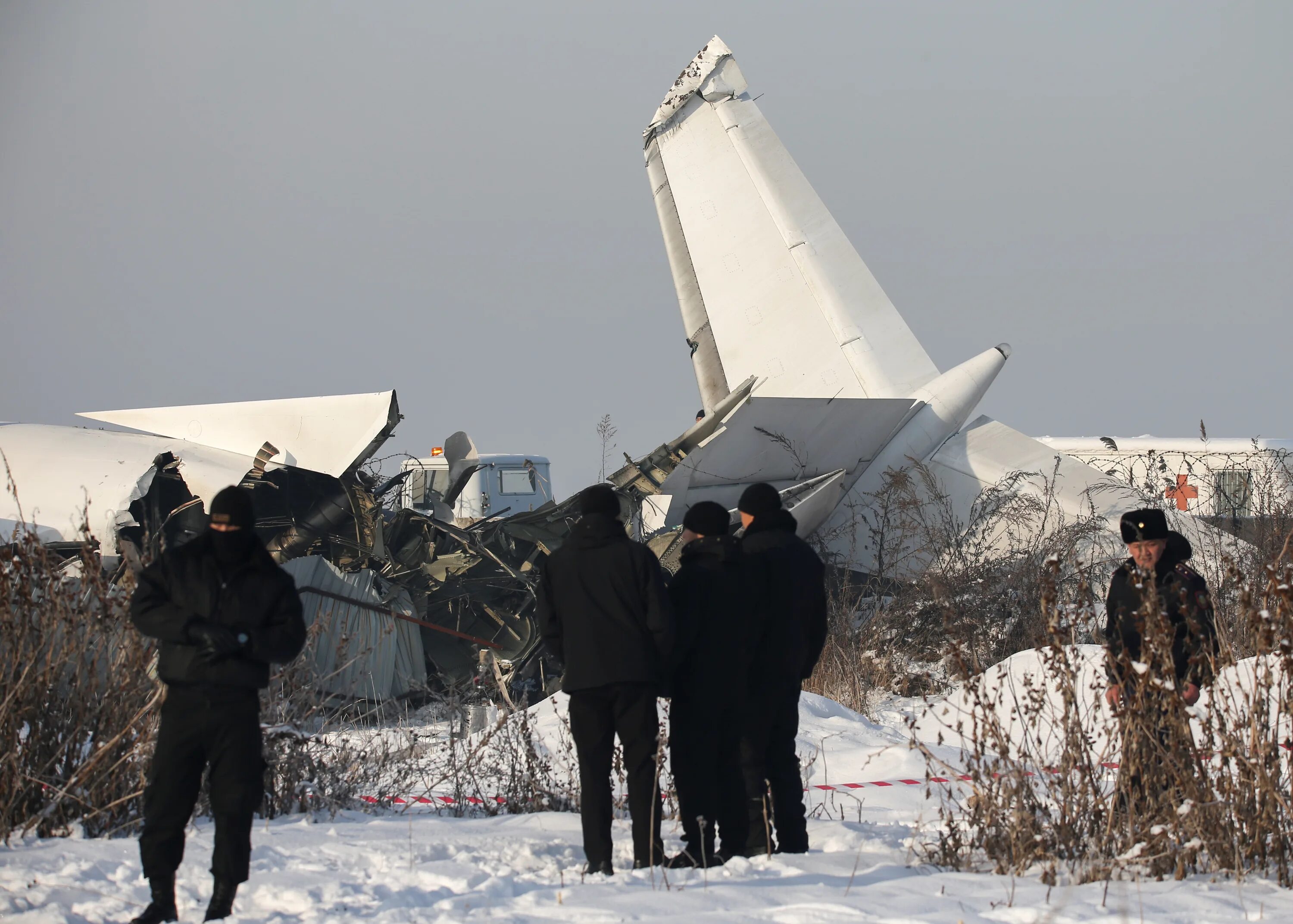 Какой самолет упал сегодня. Катастрофа ту-154 в Алма-Ате. Крушение ту 154 в Алма Ате. Катастрофа АН-26 В Алма-Ате. Авиакатастрофа в Алма Ате 2019.