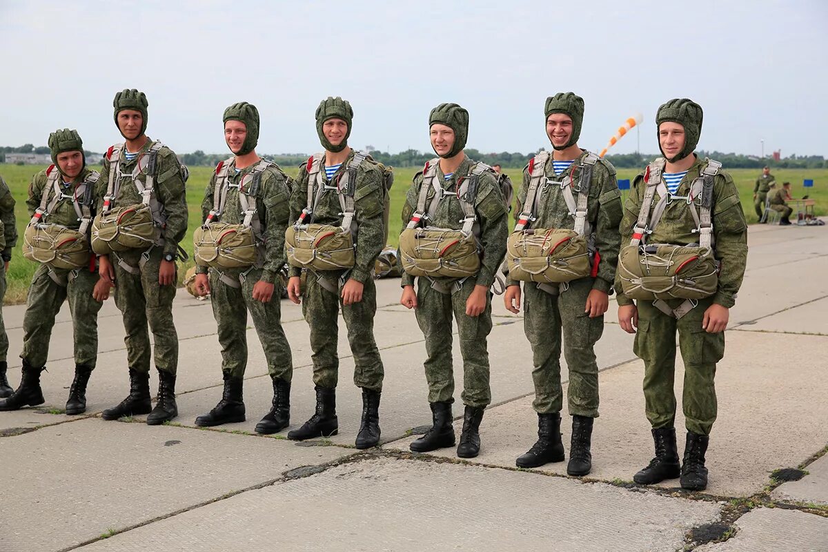 Военные назначения. Спецназ ЮВО прыжки. 22 СПН ВДВ. ВДВ срочная служба. Десантники срочники.