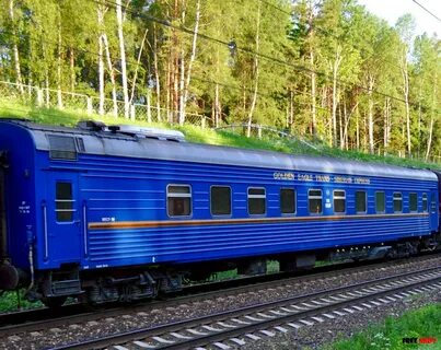 Поезд с синими вагонами
