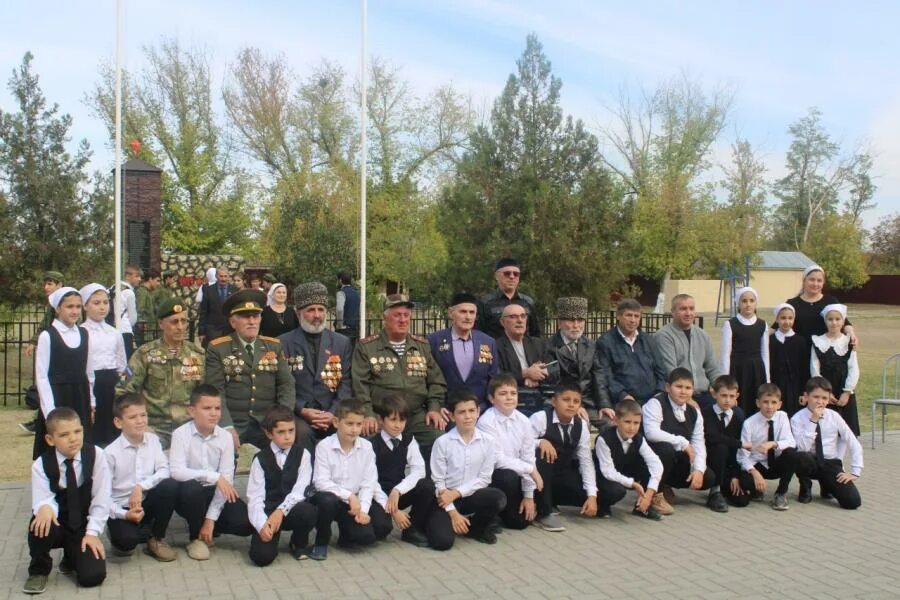 Гимназия 9 сержень юрт. Школа гази юрт коррекционная. Зандак школа. Погода сержен юрт. Грозном зикр-в юрта.