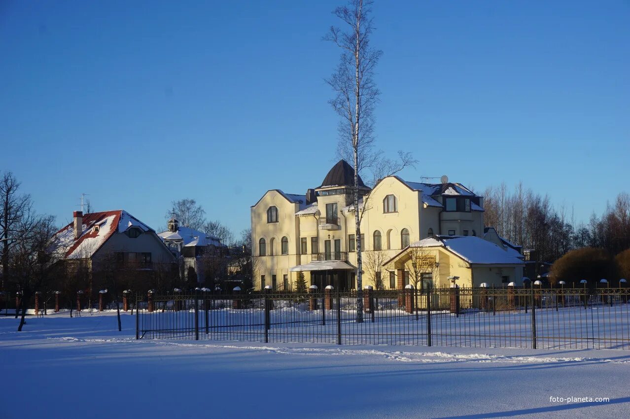 Поселок стрельна. Стрельна Санкт Петербургское шоссе. Петербургское шоссе д. 5а. Дом с самолетом Стрельна. Стрельна стерлингов.