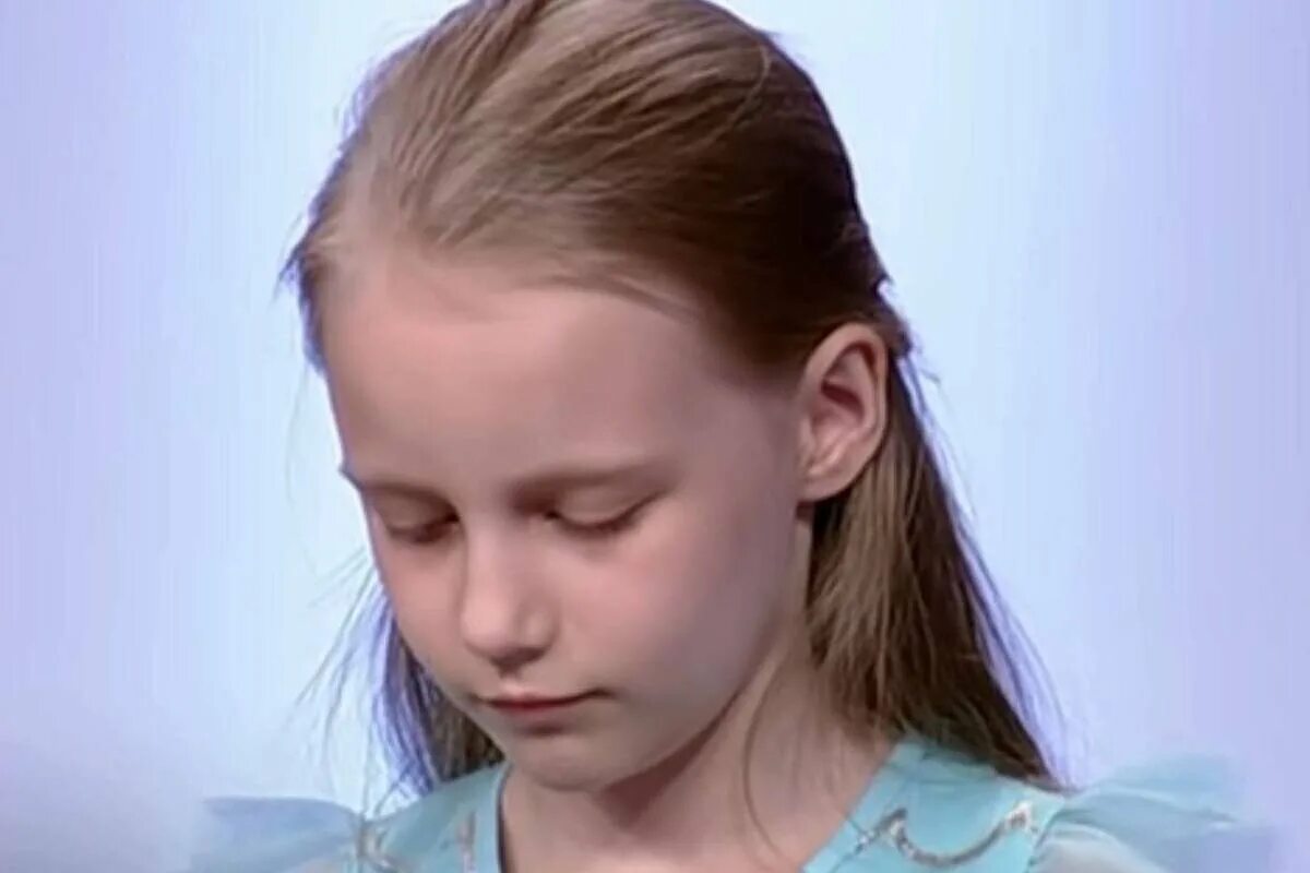 Алиса мгу. Алиса Теплякова семья. 9 Летняя Алиса МГУ. Алиса Тепляков девочка.