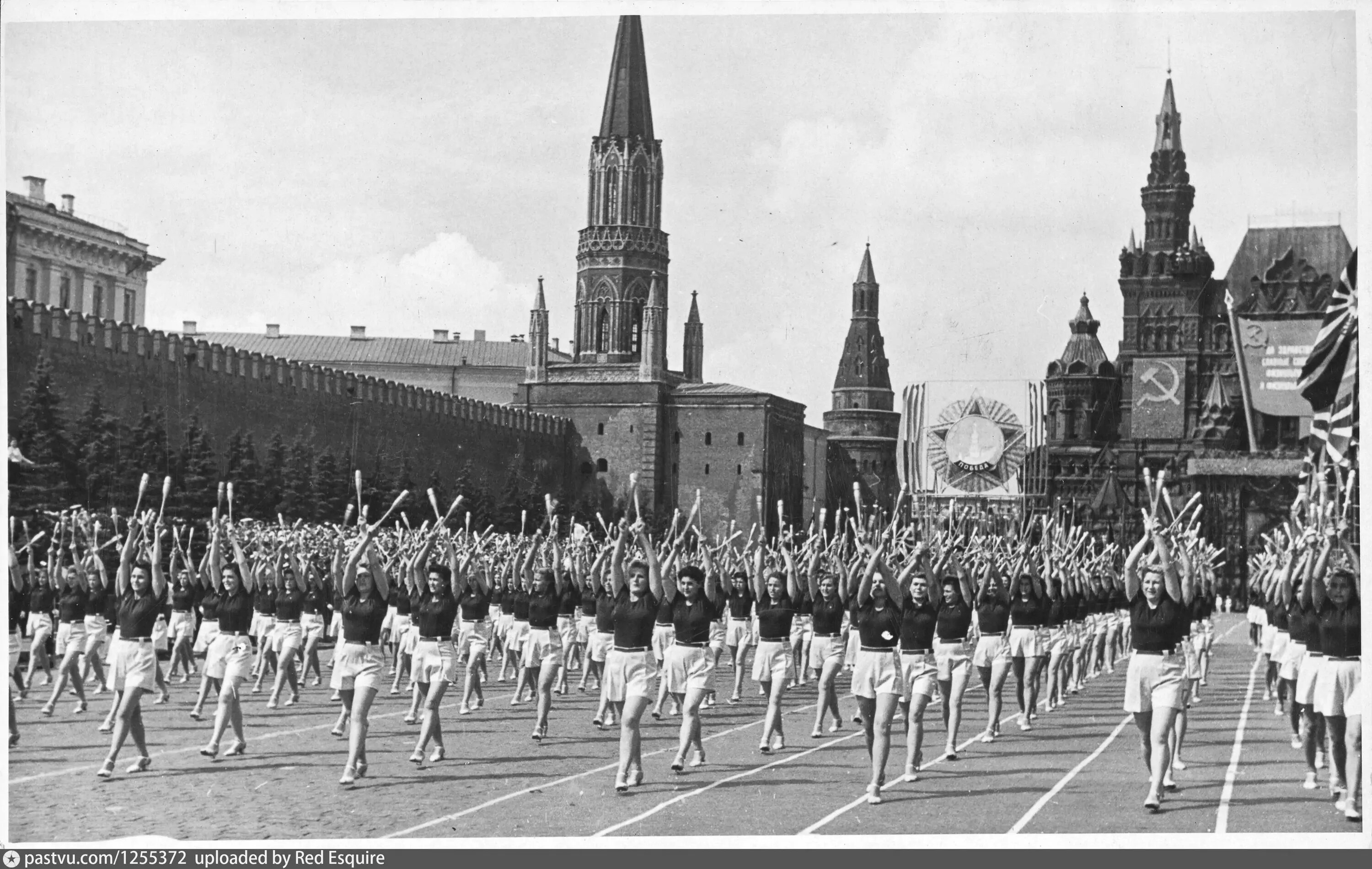 Первые парады победы. Всесоюзный парад физкультурников 1945. Всесоюзный парад физкультурников 12 августа 1945 года. Парад физкультурников на красной площади 1945. Парад физкультурников 1919.